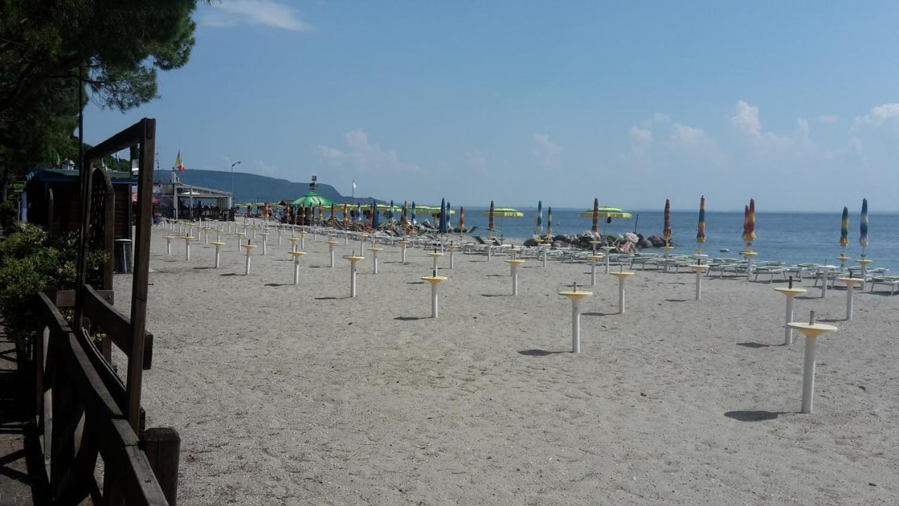 Appartamento Lido 'With Parking Space Included' Toscolano Maderno Eksteriør billede