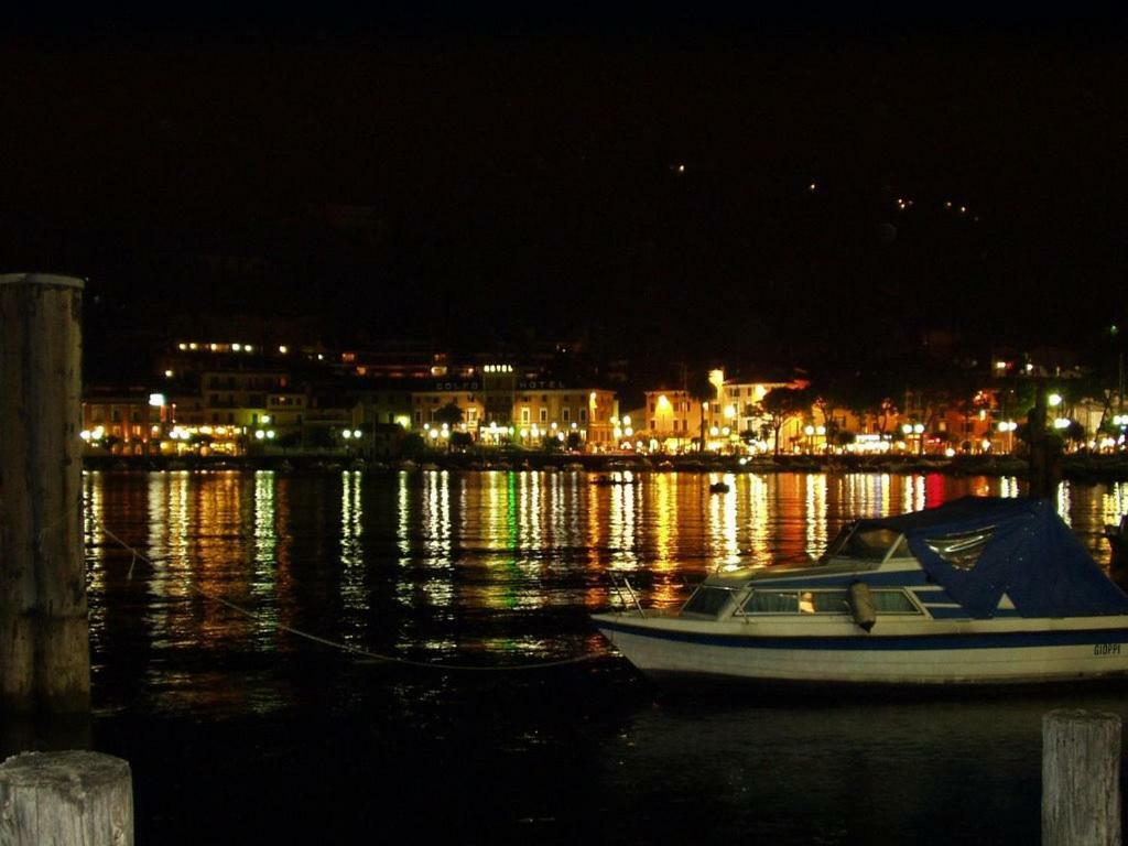 Appartamento Lido 'With Parking Space Included' Toscolano Maderno Eksteriør billede